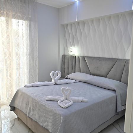 Bebsantaniellohouse1 Bed & Breakfast Napoli Dış mekan fotoğraf