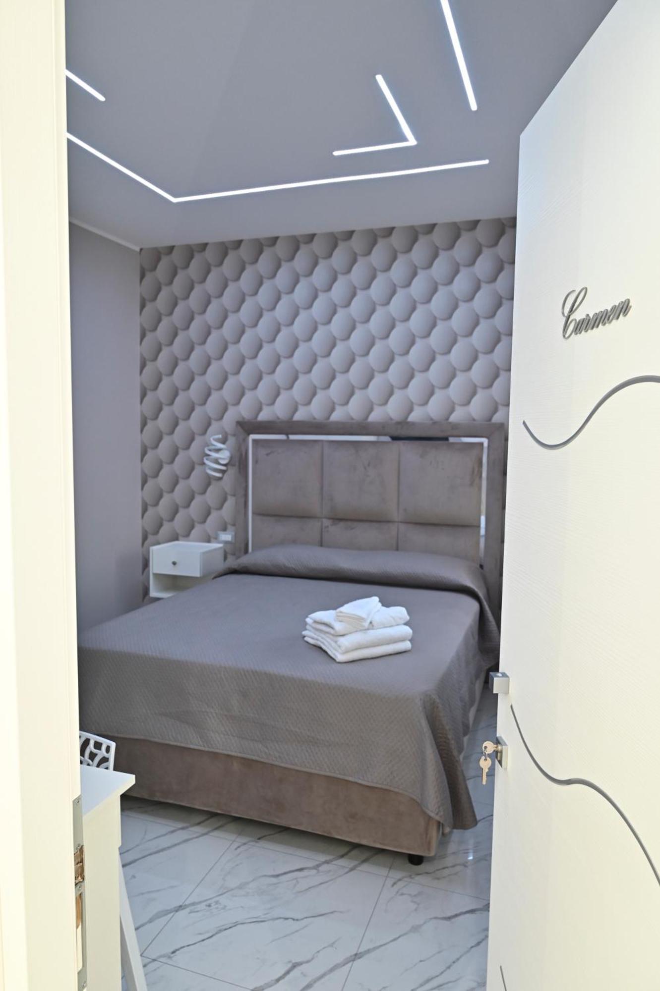 Bebsantaniellohouse1 Bed & Breakfast Napoli Dış mekan fotoğraf