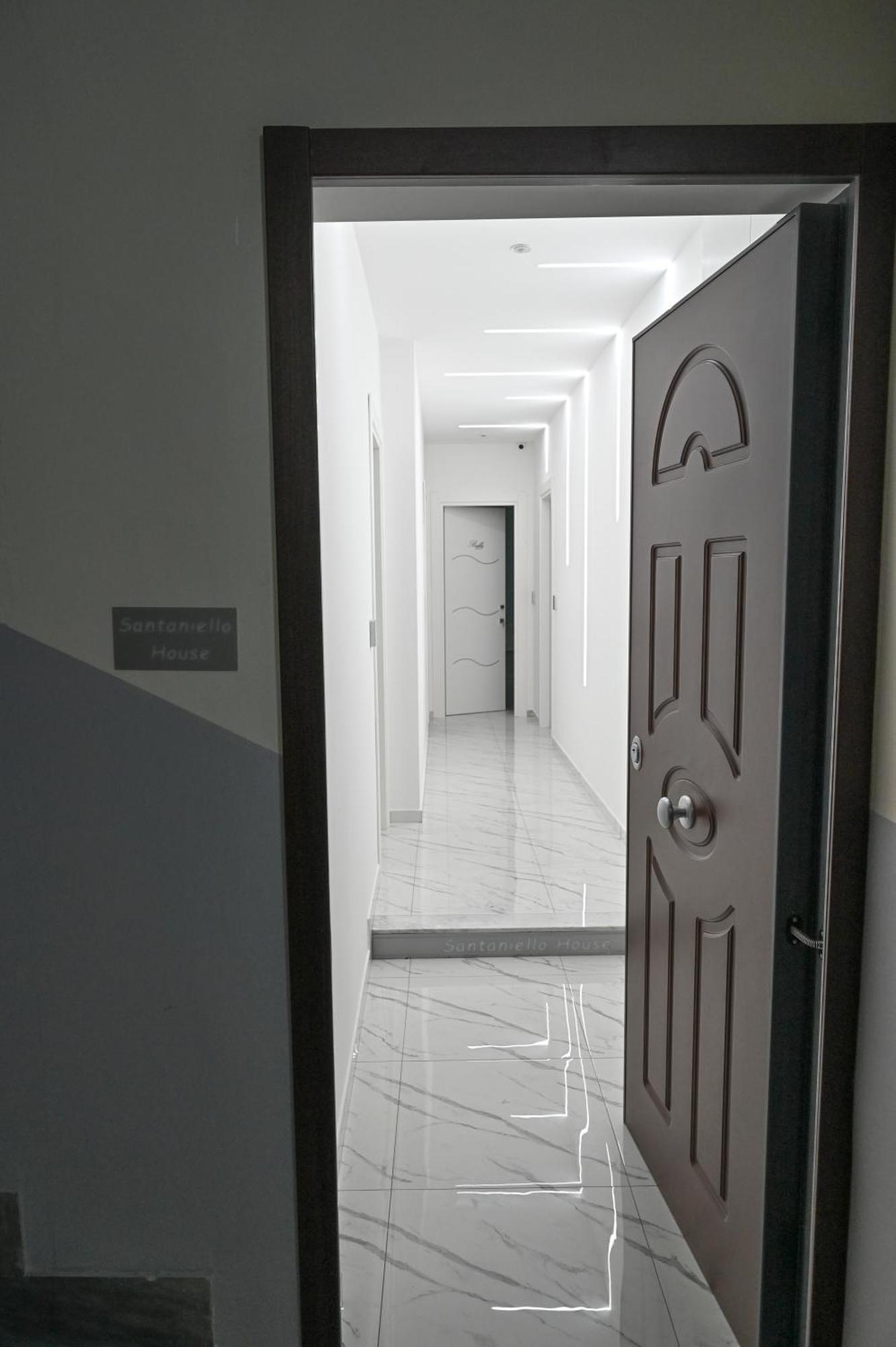 Bebsantaniellohouse1 Bed & Breakfast Napoli Dış mekan fotoğraf