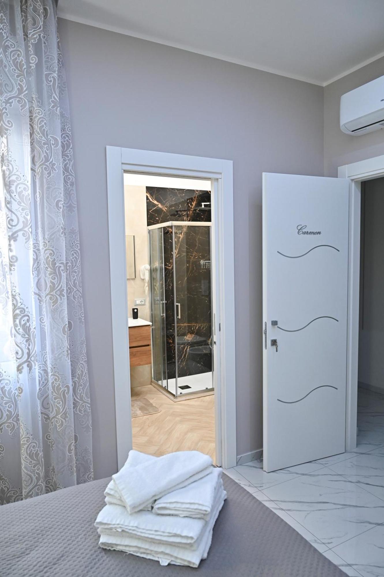 Bebsantaniellohouse1 Bed & Breakfast Napoli Dış mekan fotoğraf
