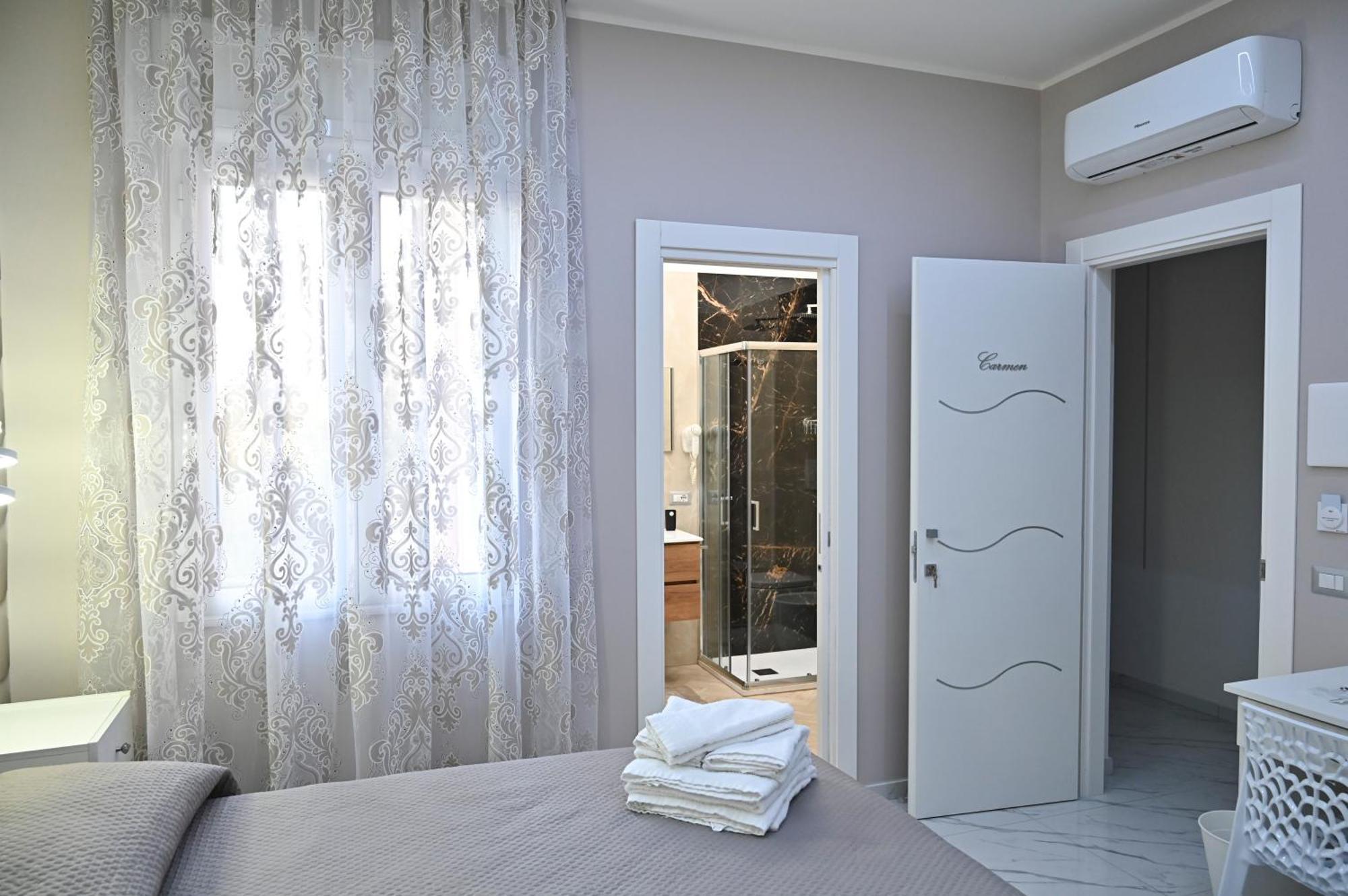 Bebsantaniellohouse1 Bed & Breakfast Napoli Dış mekan fotoğraf