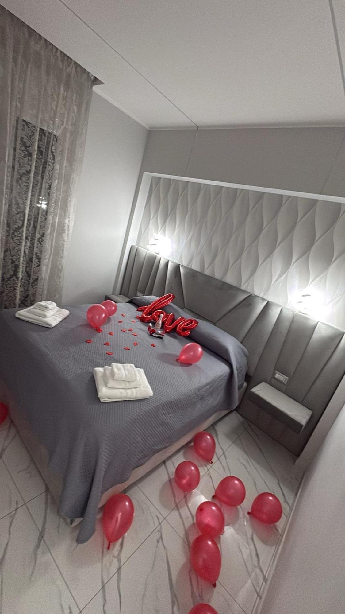 Bebsantaniellohouse1 Bed & Breakfast Napoli Dış mekan fotoğraf