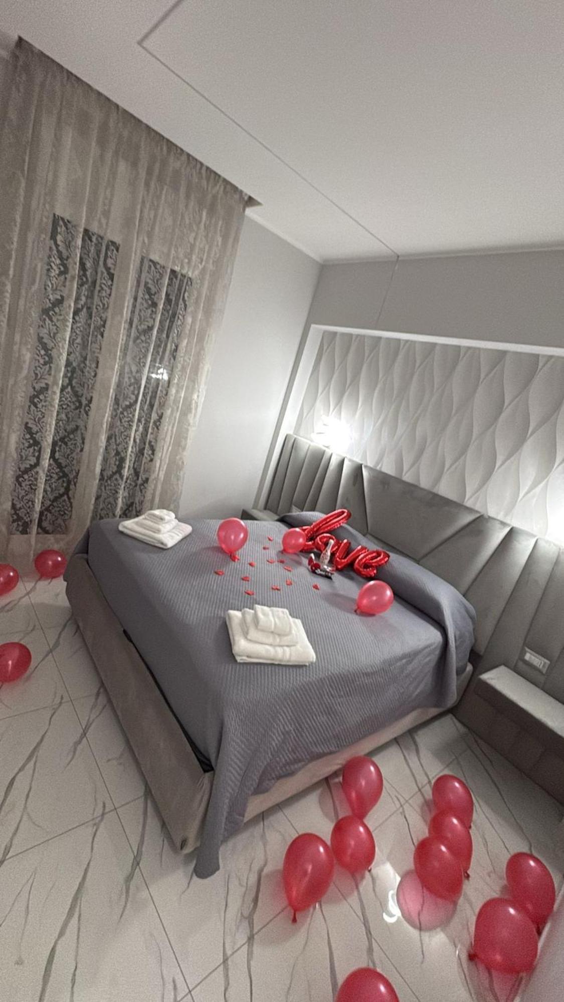 Bebsantaniellohouse1 Bed & Breakfast Napoli Dış mekan fotoğraf